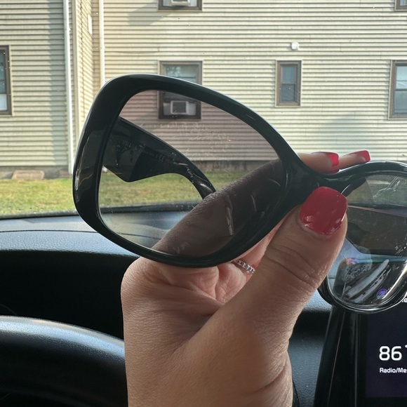 Authentic Prada sunglasses with case - Picture 5 of 7